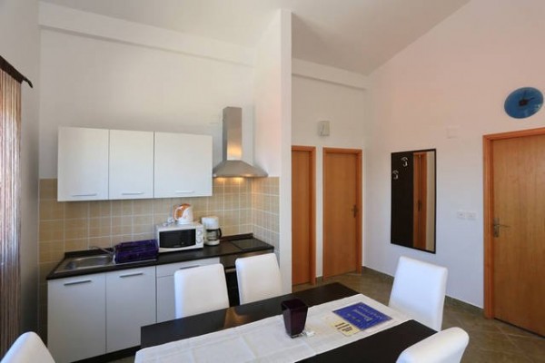 STAN / APARTMAN u Maslenici površine 77,04 m2, trosobni!