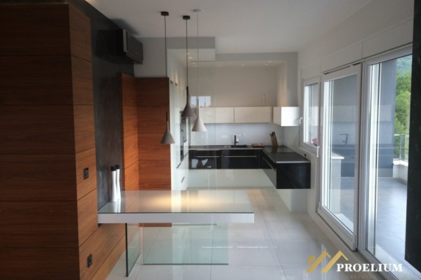 Luxusný penthouse s apartmánmi, Split, 600m2. 500 m od mora