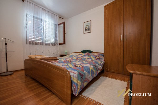 Kuća za odmor, 252.00 m2 Starigrad, 50m od mora.