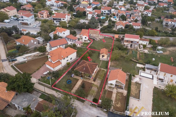 Stone house with garden, Nin, 1500 m2, 300 m from the sea