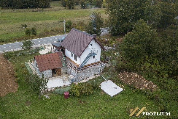  Počitniška hiša Baška Oštarije, 70 m2, zazidljivo zemljišče 2284 m2