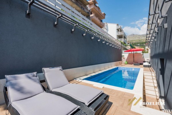 Luxusný penthouse s apartmánmi, Split, 600m2. 500 m od mora