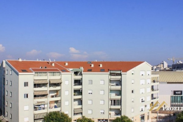 Wohnung in Zadar, Jazine, Wohnung 83,70 m2 + 2 Parkplätze in der Garage