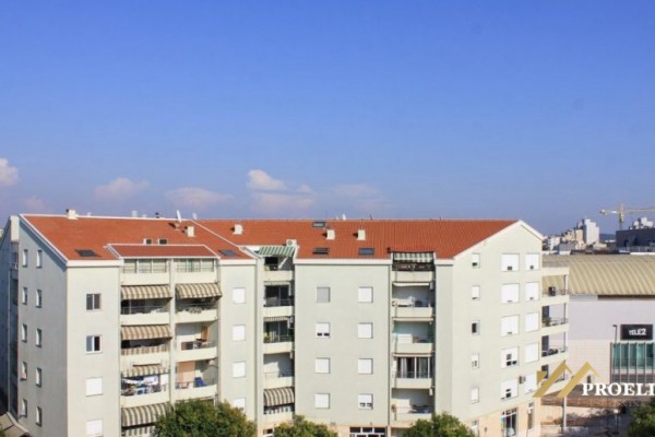  Apartment in Zadar, Jazine, apartment 83,70 m2 + 2 parking spaces in the garage