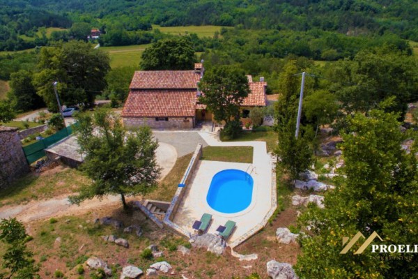  Exclusive stone house with pool, 380 m2, Hum