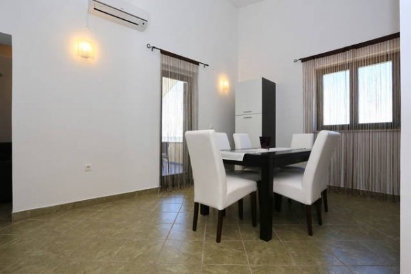 STAN / APARTMAN u Maslenici površine 77,04 m2, trosobni!