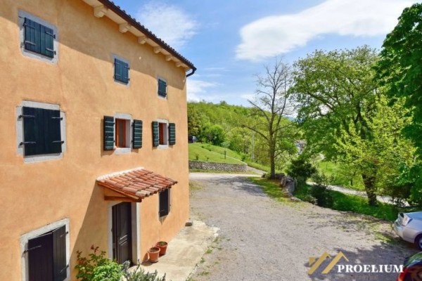  Esclusiva casa in pietra con piscina, 380 m2, ronzio