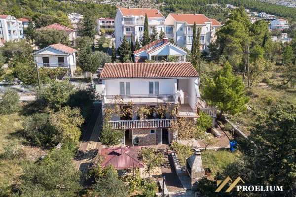  Casa vacanze, 252,00 m2 Starigrad, a 50 m dal mare.