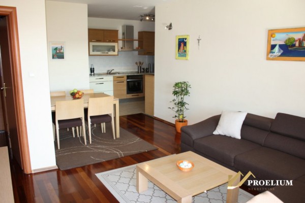  Stanovanje v Zadru, Jazine, apartma 83,70 m2 + 2 parkirni mesti v garaži