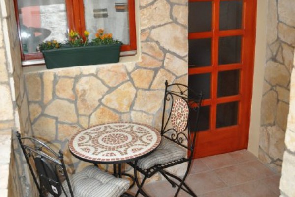  Newly renovated house in Sv. Philip and Jacob 120 m2, 30 m from the sea