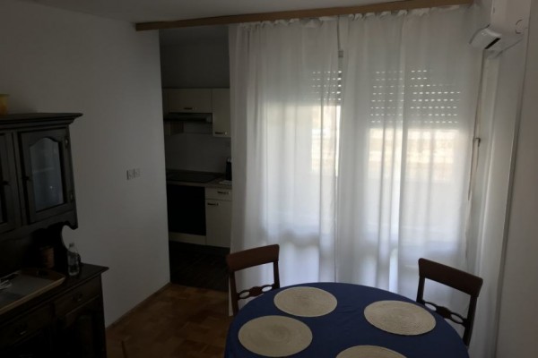 Dvosobni stan u Obrovcu, 60 m2