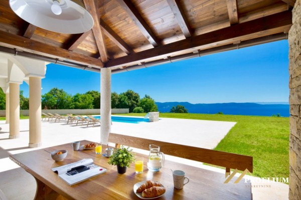  Luxusní vila s bazénem, ​​350m2, Rabac