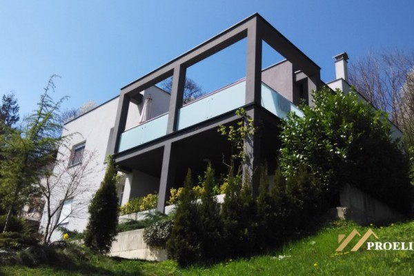  Villa with pool, Samobor, surface of 276m2, surrounded by unspoiled nature