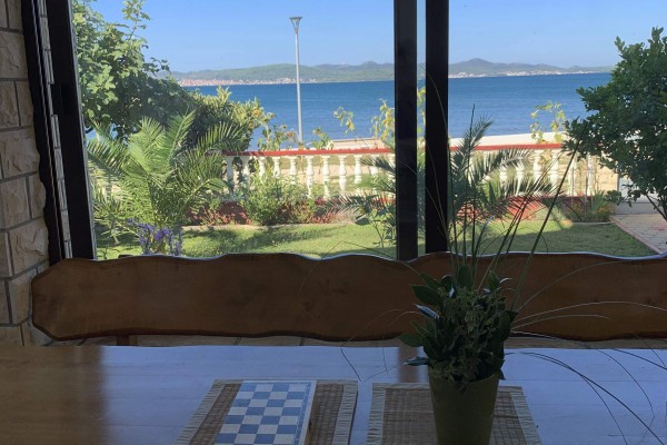 GREAT OPPORTUNITY!!! BIBINJE, HOUSE BY THE BEACH! FIRST ROW TO THE SEA, 427m2, PERFECT SEA AND BEACH VIEW, (exact 5 minutes to the city Zadar)