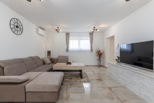  Villa a Zaton di 189,57 m2